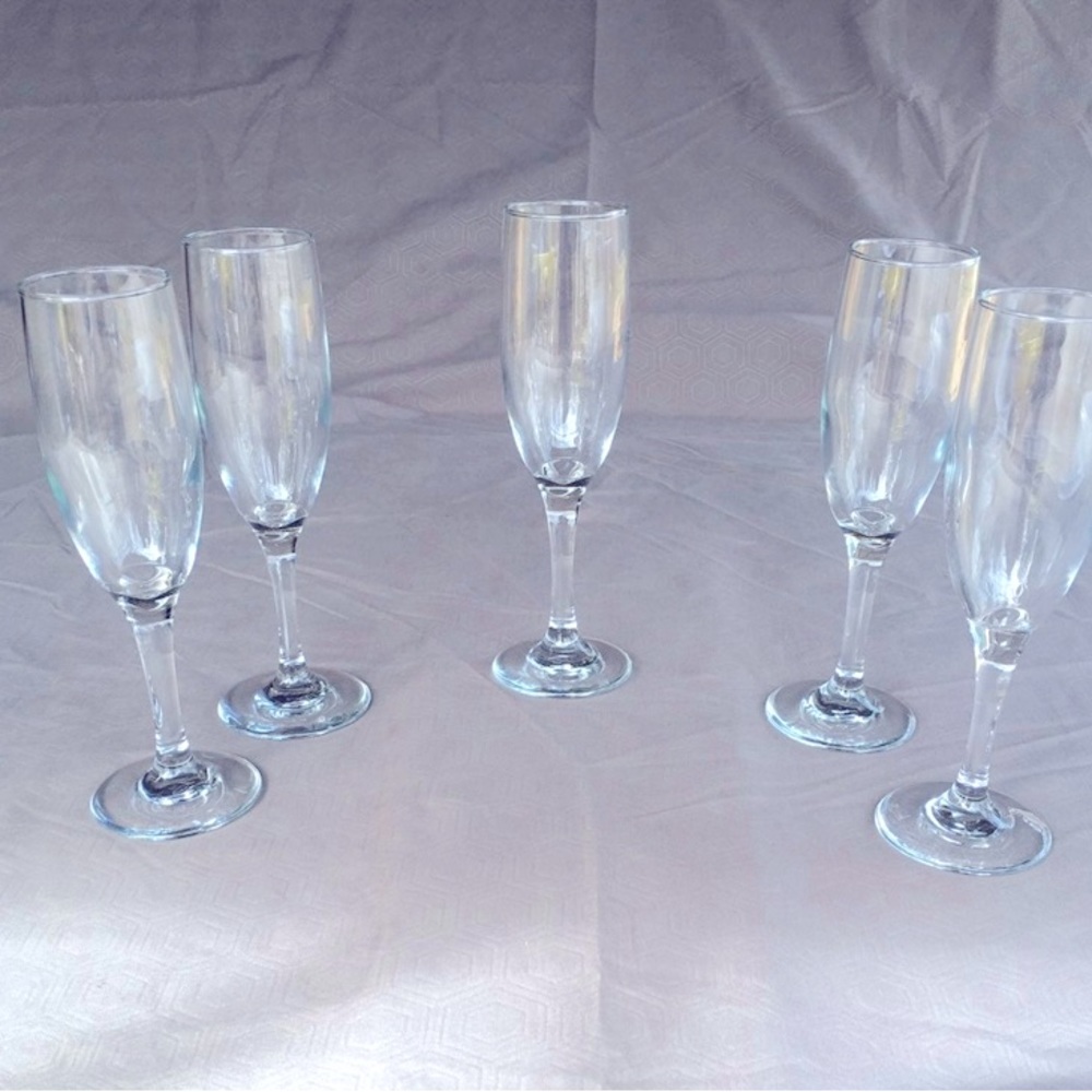 CHAMPAGNE GLASSES